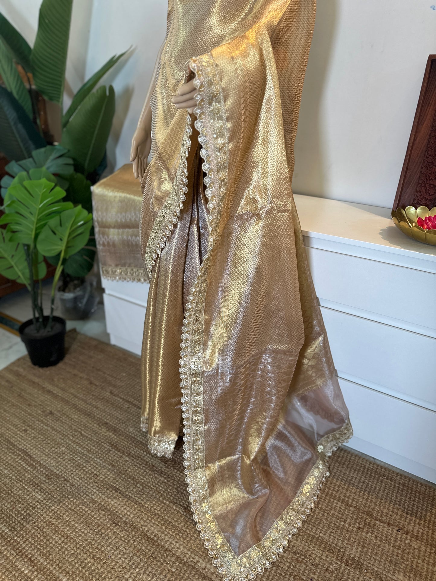 Varnika Kanjivaram Tissue Saree