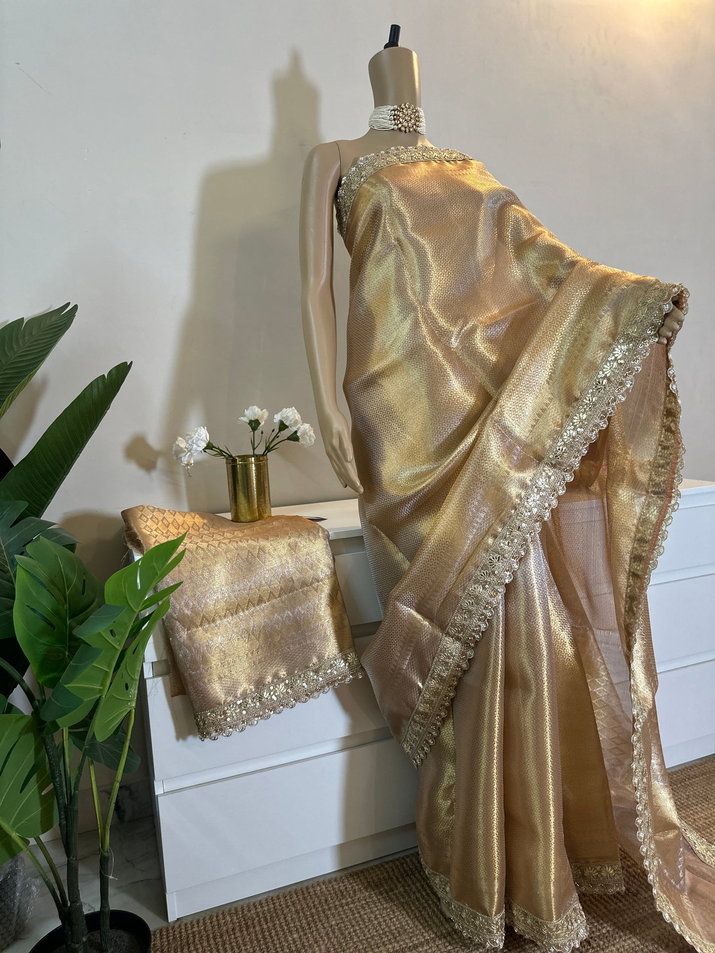 Varnika Kanjivaram Tissue Saree